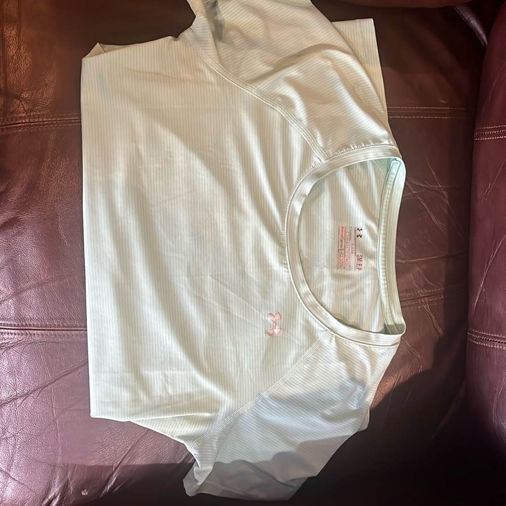 Under armour green short sleeve small